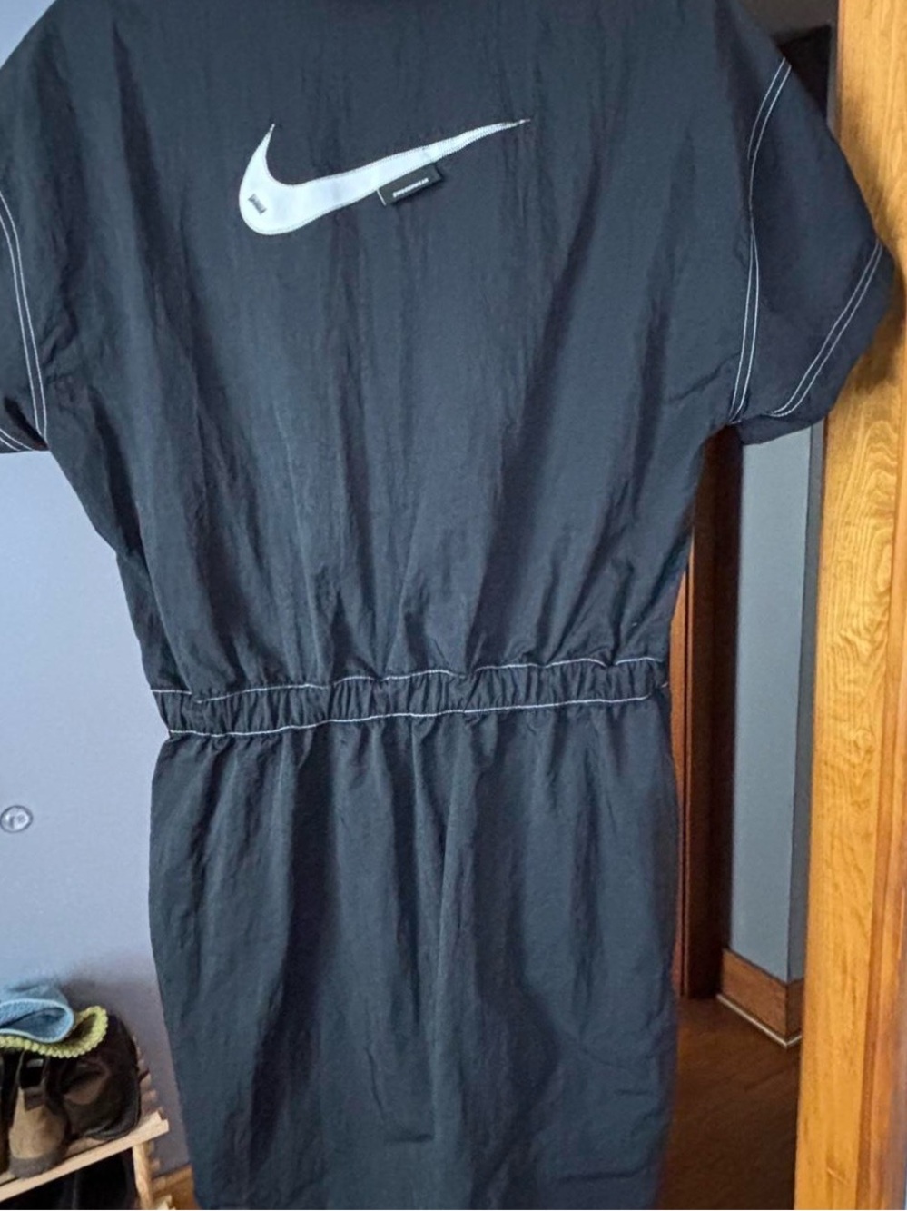 Nike Black Short-Sleeve Mini Dress with Zip - Picture 6 of 7